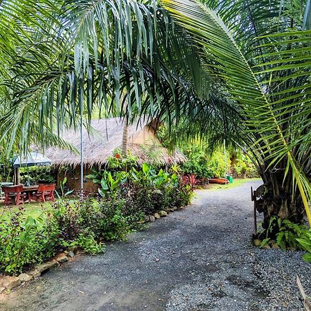 Nary Garden Hotel Kampot Buitenkant foto