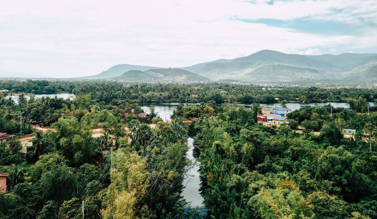 Nary Garden Hotel Kampot Buitenkant foto