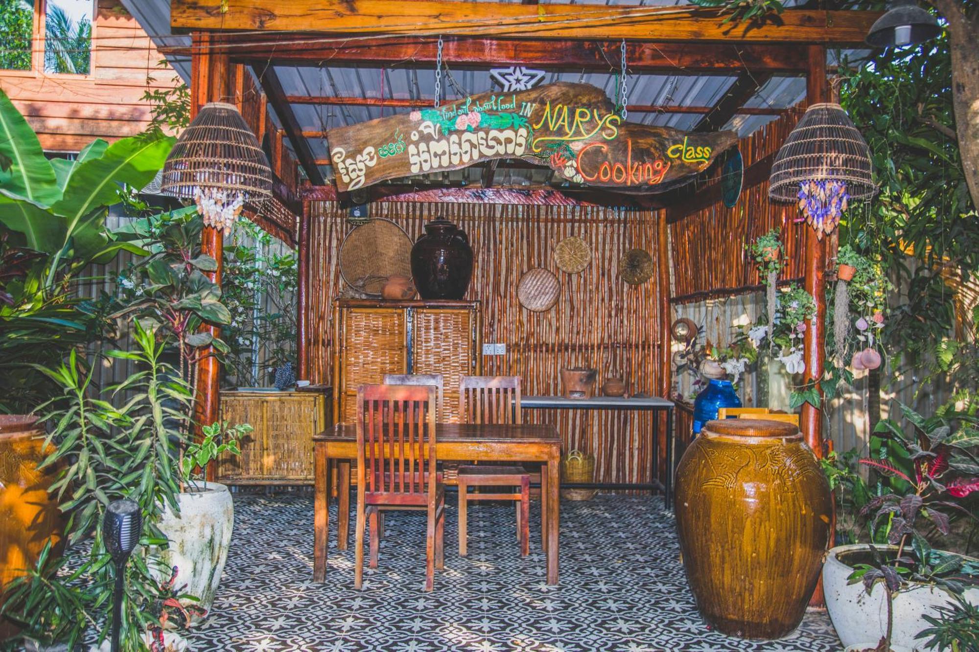 Nary Garden Hotel Kampot Buitenkant foto